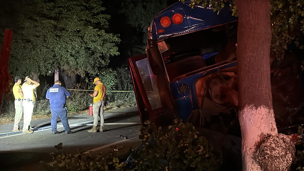 Sube a 3 muertos saldo de choque entre camión y automóvil en Navolato