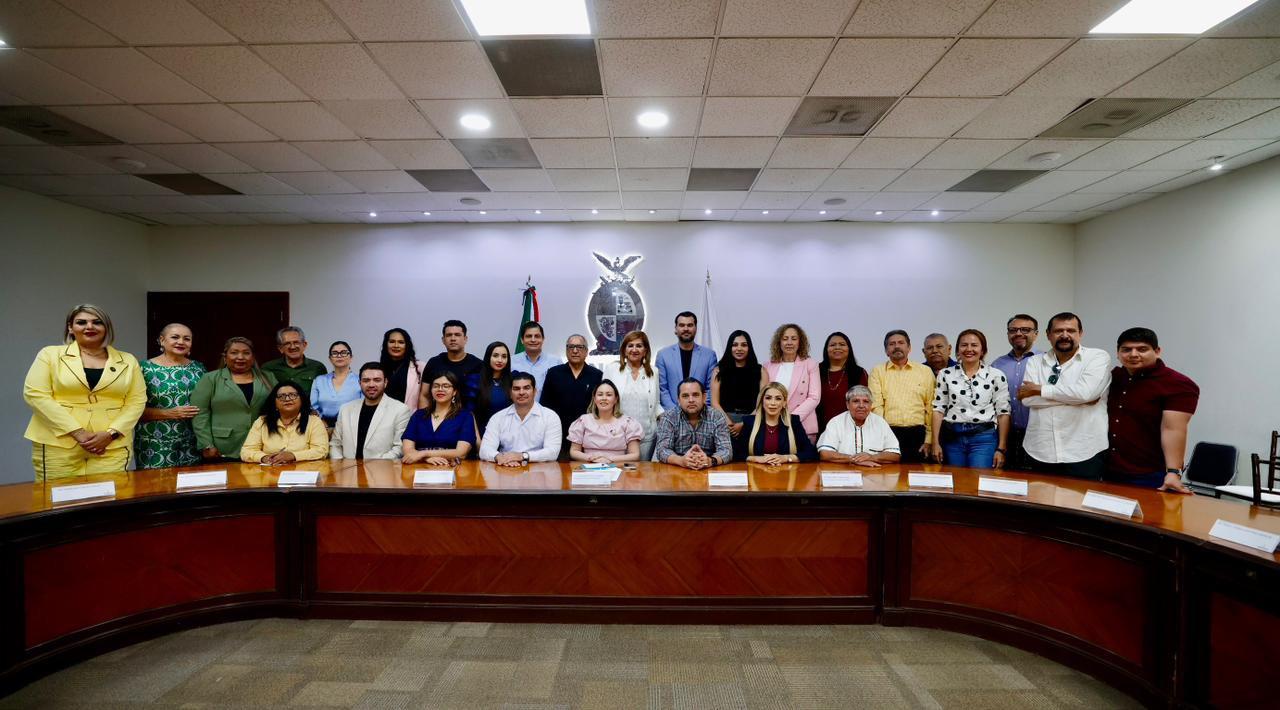 Gobernadora de Sinaloa se reúne con diputados de Morena y el Partido Verde
