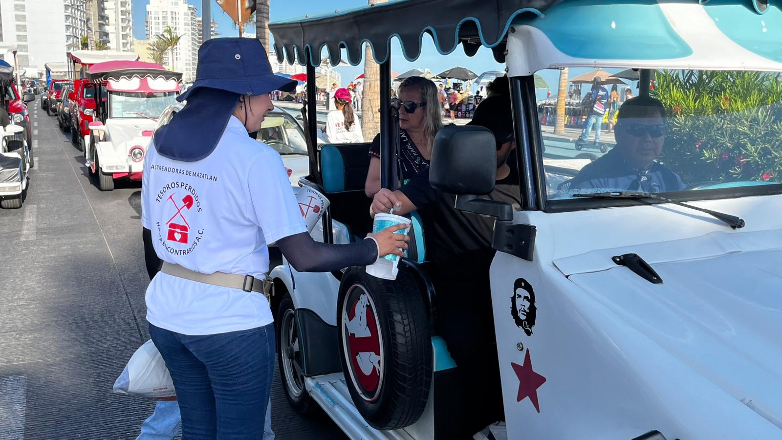 Colectivos realizan boteo en Mazatlán ante falta de apoyos p