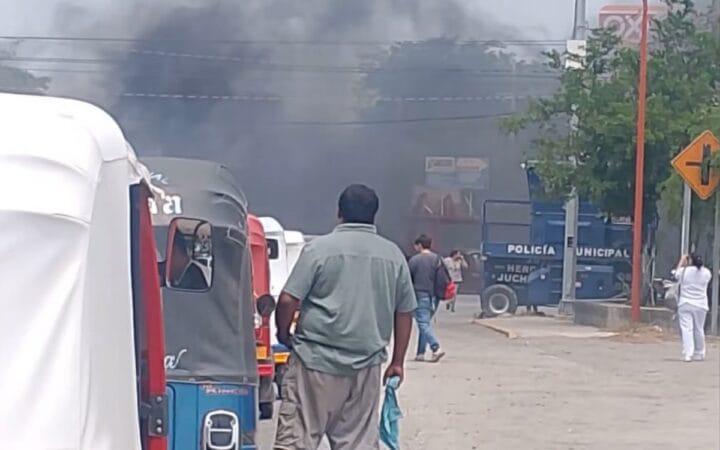 Mototaxistas y policías bloquean Juchitán, Oaxaca, tras captura de su Alcalde